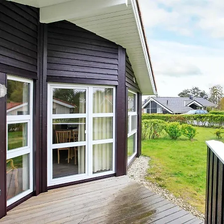 Two-bedroom In 3 *