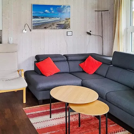Two-bedroom In 3 Holiday home *